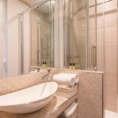 Apt 100 Rue Saint-lazare